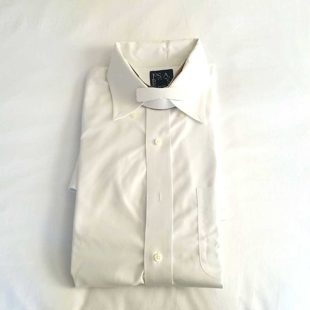 Jos. A. Bank Traveler's Collection White Long-Sleeve Dress Shirt.